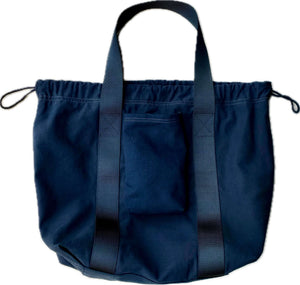Tote:  Monochrome