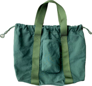 Tote:  Monochrome